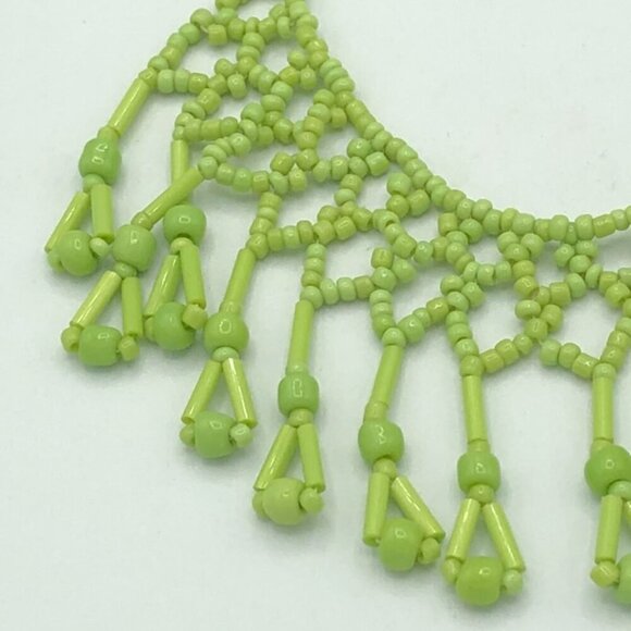 Vintage Lime Green Glass Bead Necklace - Picture 3 of 8